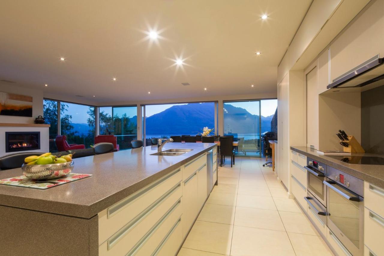 Queenscliff Villa - Outstanding Views And Close To Town Queenstown Exterior photo